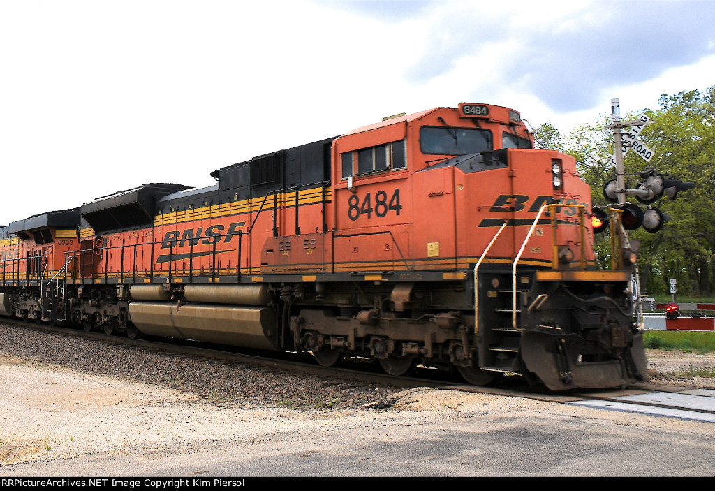 BNSF 8484 Pusher